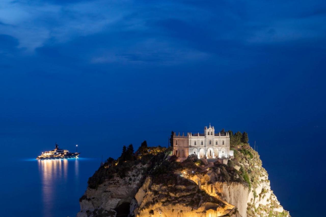 All'Angolo Della Torre Tropea Eksteriør billede